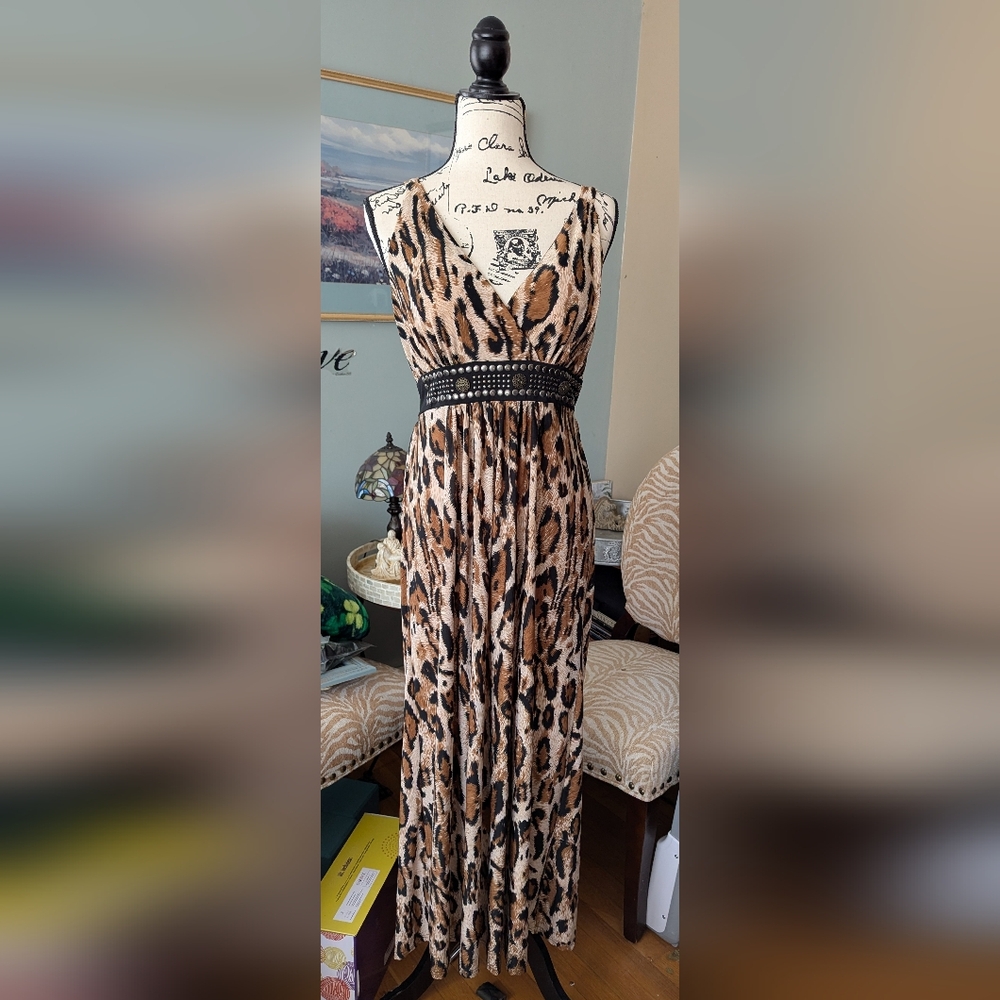 Leopard Print Maxi Dress with Black Belt
